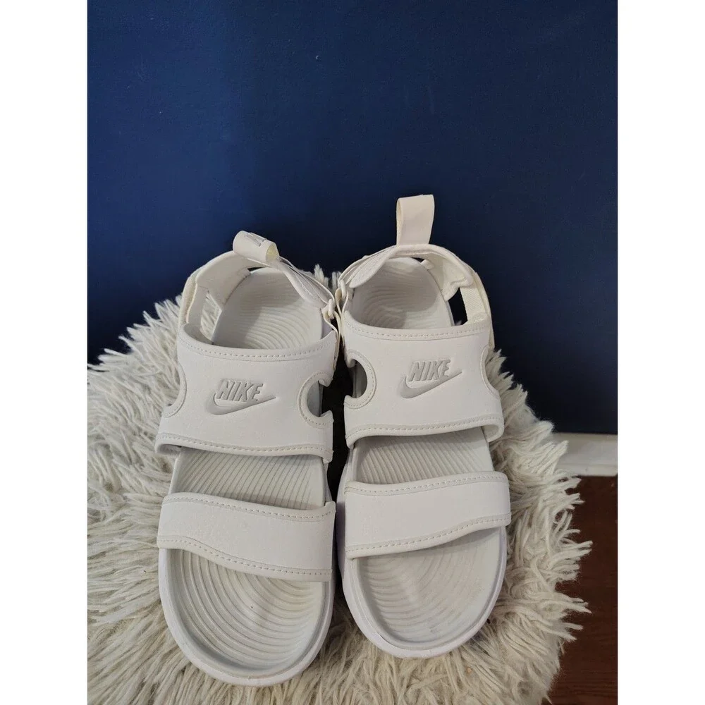 Nike Women's Owaysis Sandals  Size US 8 White EUR 39